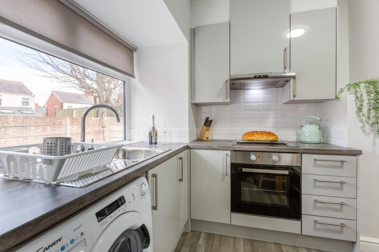 Hillside House - 2 Bedrooms Parking Wi-Fi Hospital Blackpool Ngoại thất bức ảnh